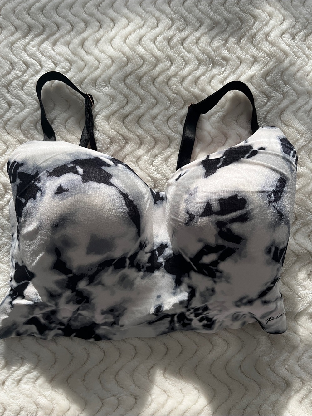 PINK Victoria’s Secret Black & White Tie-Dye Wireless Lightly Lined Bra Size S